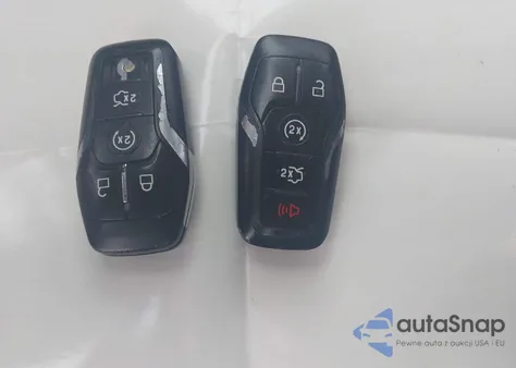 2016 Ford Fusion Titanium z USA, uszkodzony, nr VIN 3FA6P0K98GR135633